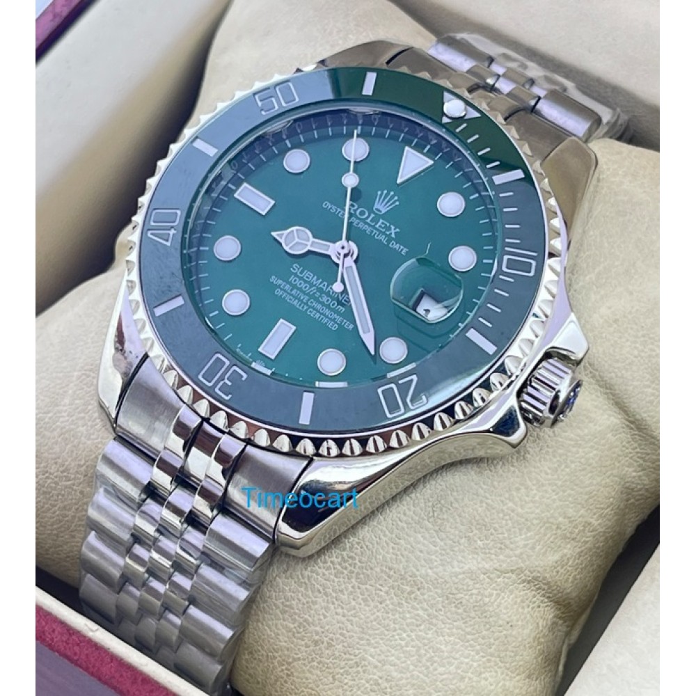 Rolex 116610LV Submariner Date 40 mm Green Hulk Dial Watch – A Dive into Luxury